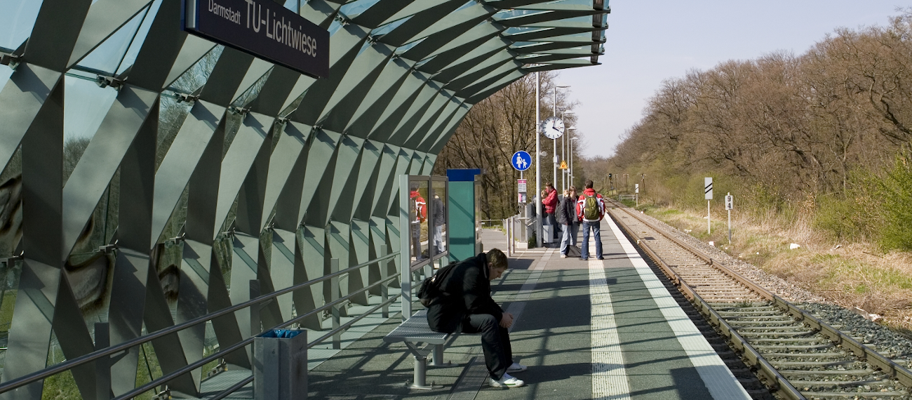 Bahnsteig der Station Darmstadt TU-Lichtwiese